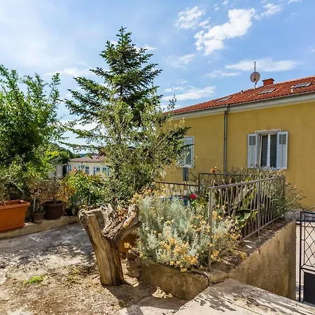 Pula Apartment *