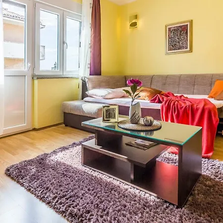 Pula Apartment * Pula