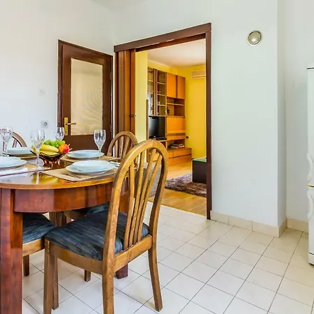 Pula Apartment *