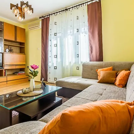 Apartment Pula Apartment *
